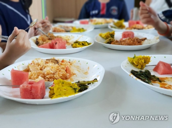 아동 급식 [연합뉴스 자료사진]