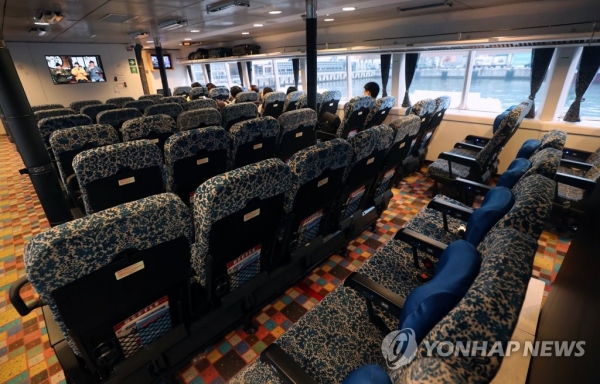 텅 빈 대마도행 여객선 [연합뉴스 자료사진]
