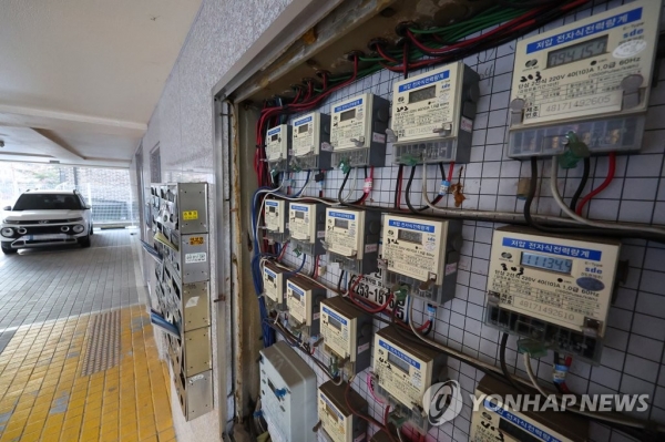 서울 시내의 한 다세대주택 전기 계량기[연합뉴스 자료사진]
