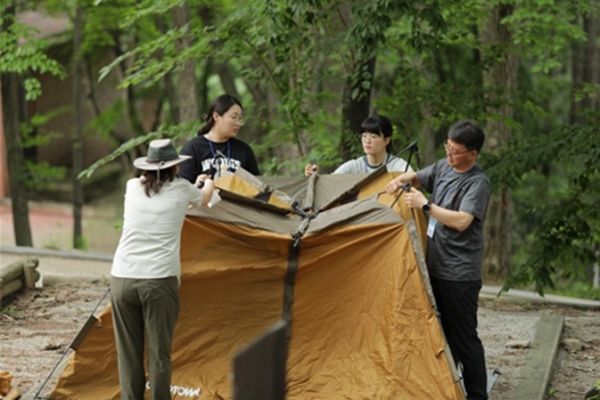 국립공원 캠핑스쿨 텐트 및 야영장비 사용법 배우기